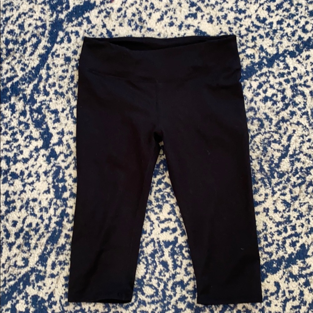 Fabletics black crop leggings